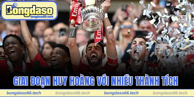 Manchester United - Hành Trình Đầy Cảm Xúc Của Quỷ Đỏ 2 Giai đoạn huy hoàng với nhiều thành tích khủng